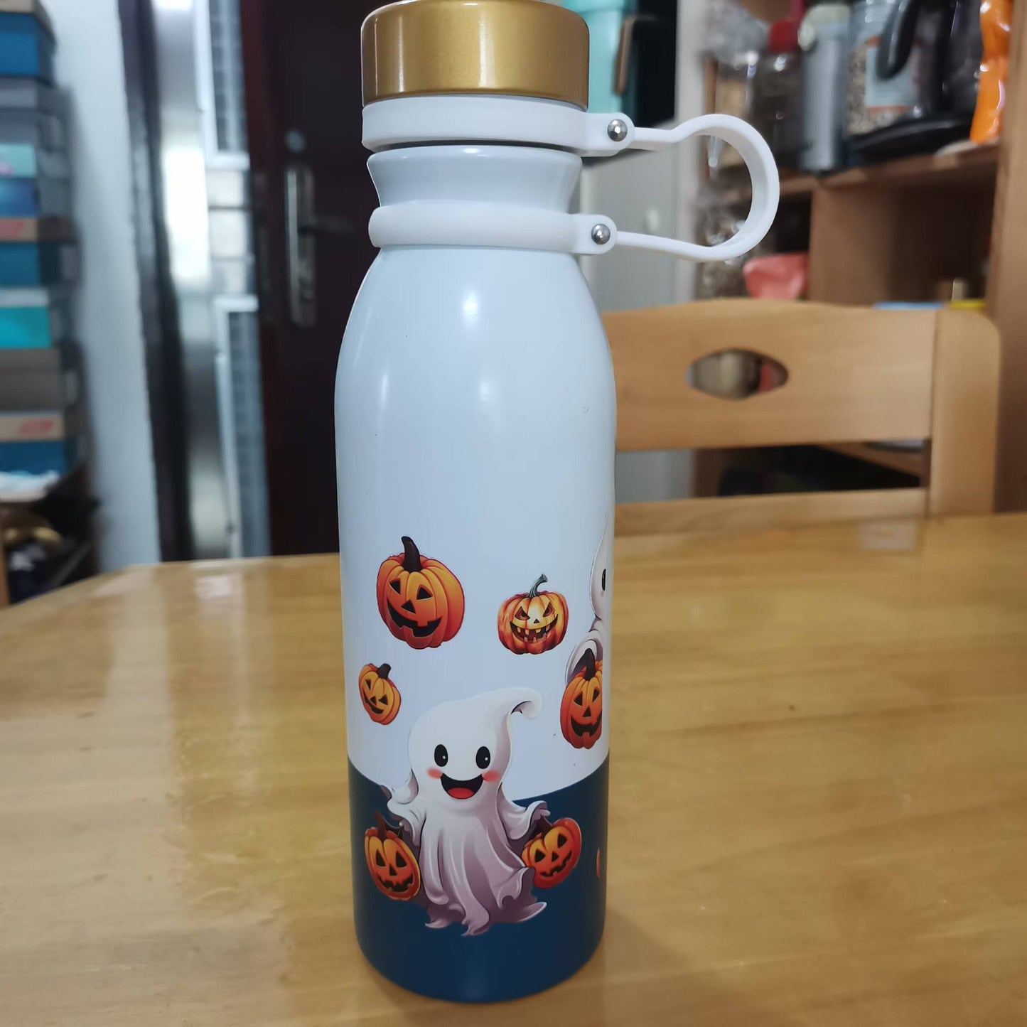 Gruselige Farbwechsel-Wasserflasche